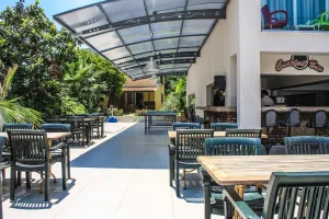 PALMEA HOTEL Restaurants