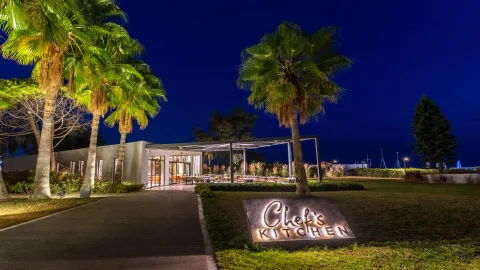 PALOMA FINESSE SIDE Restaurants
