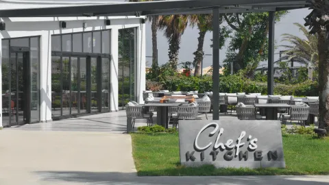 PALOMA FINESSE SIDE Restaurants