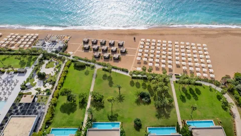 PALOMA FINESSE SIDE Pools & Beach
