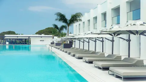 PALOMA FINESSE SIDE Pools & Beach