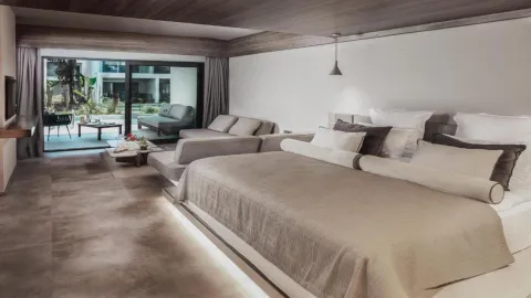 PALOMA FINESSE SIDE Rooms