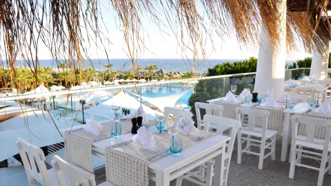 PALOMA OCEANA RESORT Restaurants