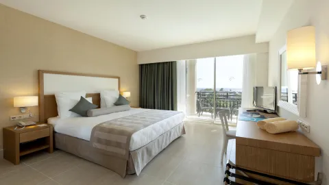 PALOMA OCEANA RESORT Rooms