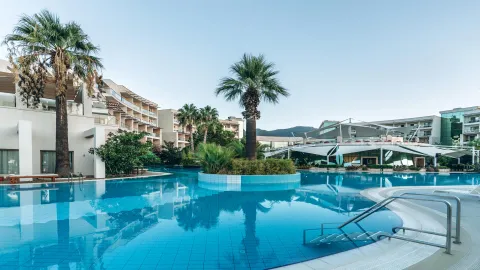PALOMA PASHA RESORT Pools & Beach
