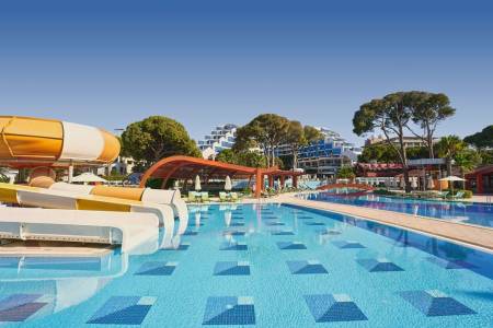 PALOMA SENCIA (ex. CORNELIA DELUXE RESORT ) Pools & Beach