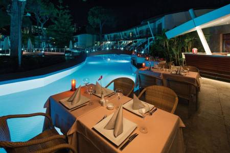 PALOMA SENCIA (ex. CORNELIA DELUXE RESORT ) Bars