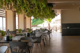 PARADISE BEACH HOTEL Restaurants