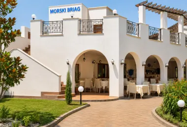 PARADISE GARDEN HOTEL Restaurants