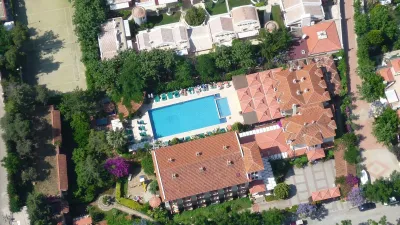 PERDIKIA BEACH HOTEL Pools & Beach