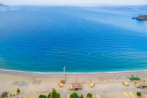 PERDIKIA BEACH HOTEL Pools & Beach