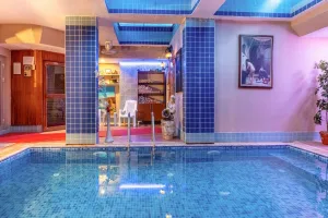 PERDIKIA BEACH HOTEL Pools & Beach