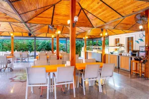 PERDIKIA BEACH HOTEL Restaurants