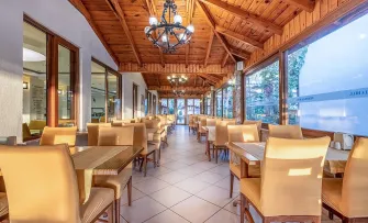 PERDIKIA HILL HOTEL Restaurants