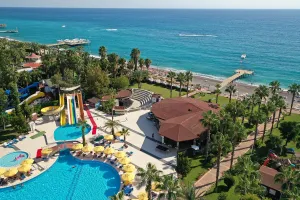 PERRE DELTA HOTEL Pools & Beach