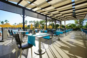 PERRE DELTA HOTEL Restaurants