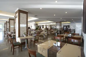 PERRE DELTA HOTEL Restaurants