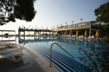 PERRE LAMER RESORT - SPA Pools & Beach