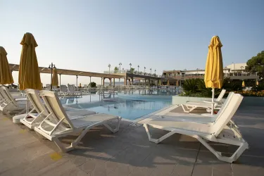 PERRE LAMER RESORT - SPA Pools & Beach