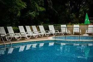 PERUNIKA HOTEL Pools & Beach