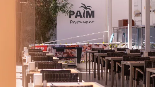 PETUNYA BEACH RESORT Restaurants