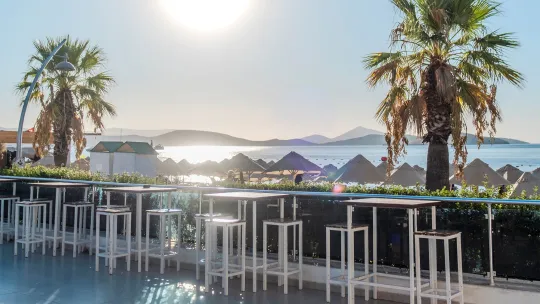 PETUNYA BEACH RESORT Bars