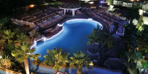 PHOENIX SUN HOTEL Pools & Beach