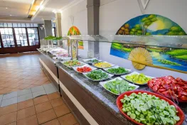 PIGALE BEACH RESORT Restaurants