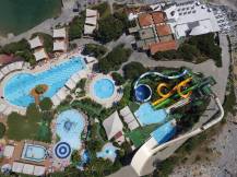 PINE BAY HOLIDAY RESORT Pools & Beach