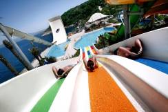 PINE BAY HOLIDAY RESORT Pools & Beach