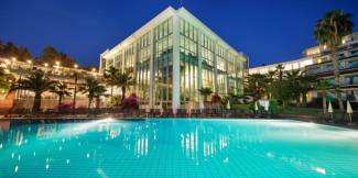 PINE BAY HOLIDAY RESORT Pools & Beach