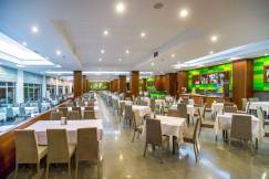 PINE BAY HOLIDAY RESORT Restaurants