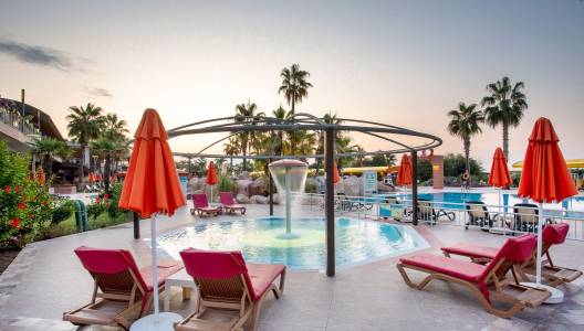 PINE BEACH BELEK Pools & Beach