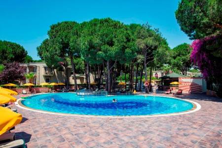 PINE BEACH BELEK Pools & Beach