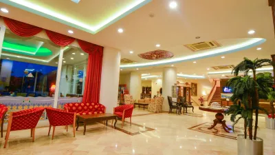 PINE HOUSE HOTEL Lobby