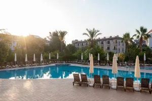 PINE HOUSE HOTEL Pools & Beach