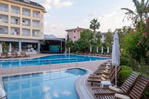 PINE HOUSE HOTEL Pools & Beach