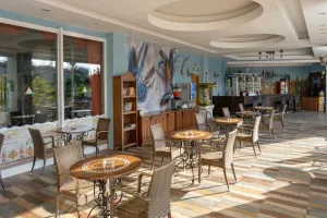 PINE HOUSE HOTEL Bars