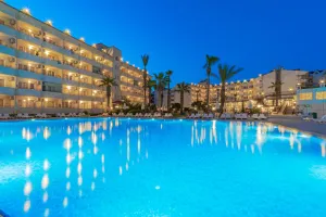 PINETA CLUB HOTEL Pools & Beach