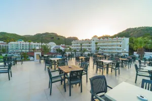 PINETA CLUB HOTEL Restaurants