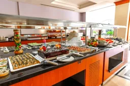 PINETA PARK DELUXE HOTEL Restaurants