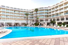 PINETA PARK DELUXE HOTEL Pools & Beach