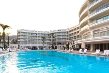 PINETA PARK DELUXE HOTEL Pools & Beach