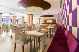 PINETA PARK DELUXE HOTEL Restaurants