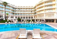 PINETA PARK DELUXE HOTEL Pools & Beach