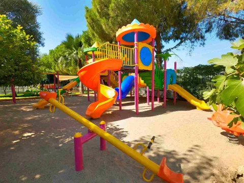 PIRATES BEACH CLUB Mini Club