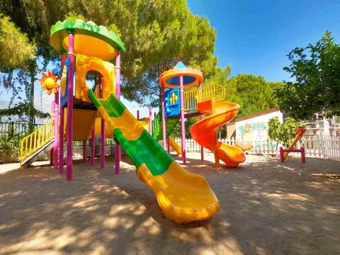 PIRATES BEACH CLUB Mini Club