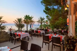 PIRATES BEACH CLUB Restaurants