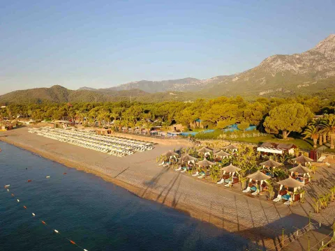 PIRATES BEACH CLUB Pools & Beach