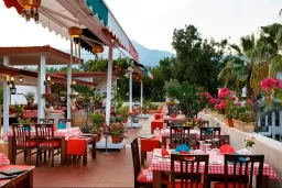 PIRATES BEACH CLUB Restaurants